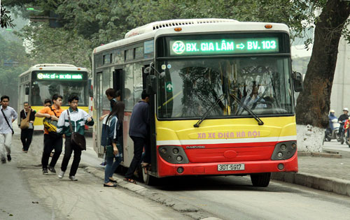 Hình ảnh xe buýt ngày càng thân thiện hơn với người dân Thủ đô. Ảnh: Linh Ngọc